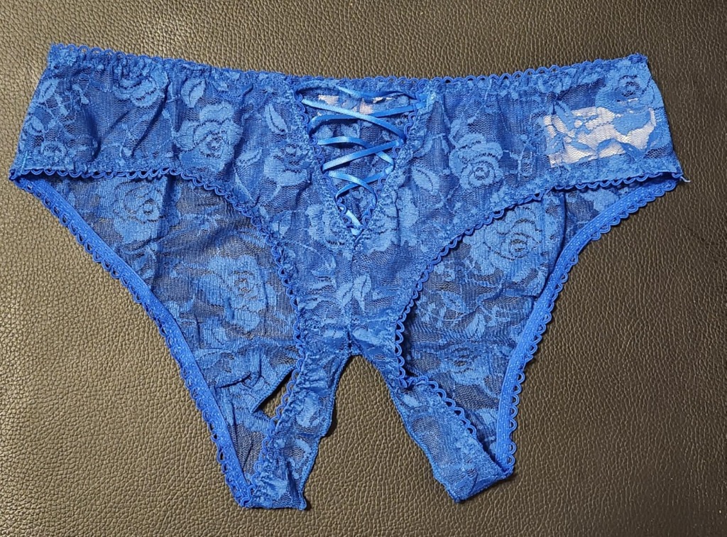 Avidlove Lace Panty Flatlay Construction on Leather