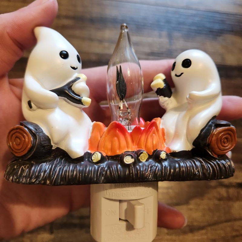 ONLYMISS Ghost Campfire Flickering Night Light (Toasting Marshmallows)
